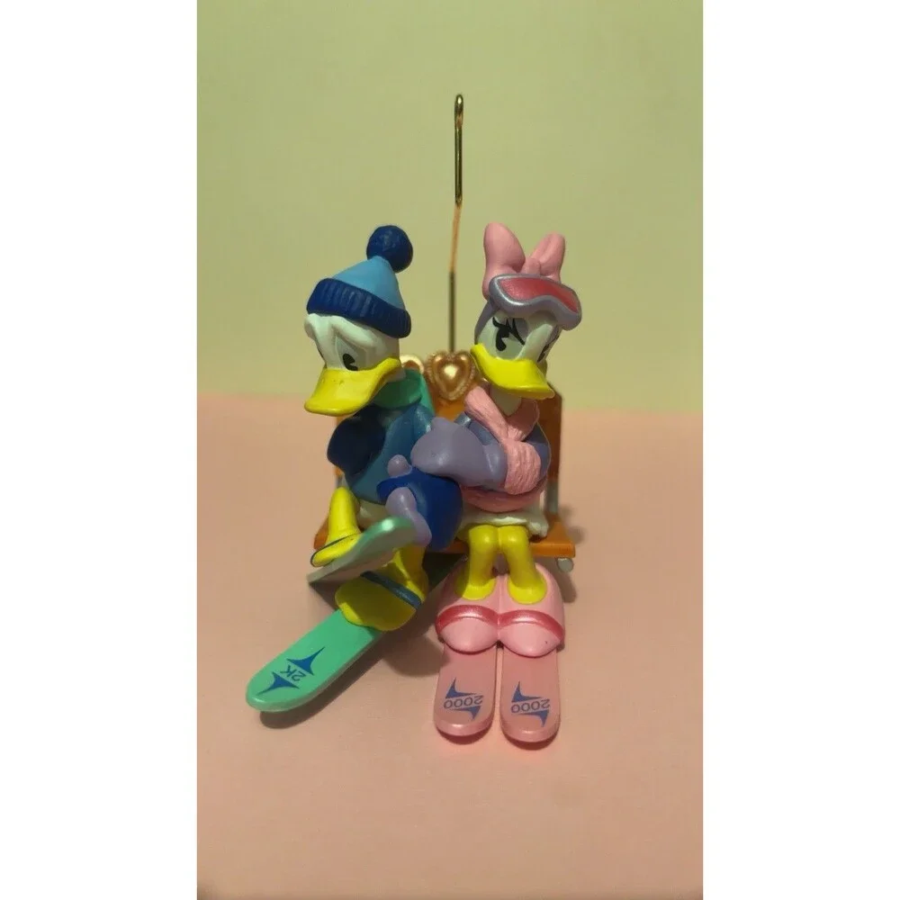 Hallmark Disney 2000 Donald & Daisy Duck Ski Lift at Lover's Lodge No Box